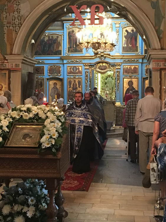Галерея: В ПРАЗДНИК КАЗАНСКОЙ ИКОНЫ БОЖИЕЙ МАТЕРИ