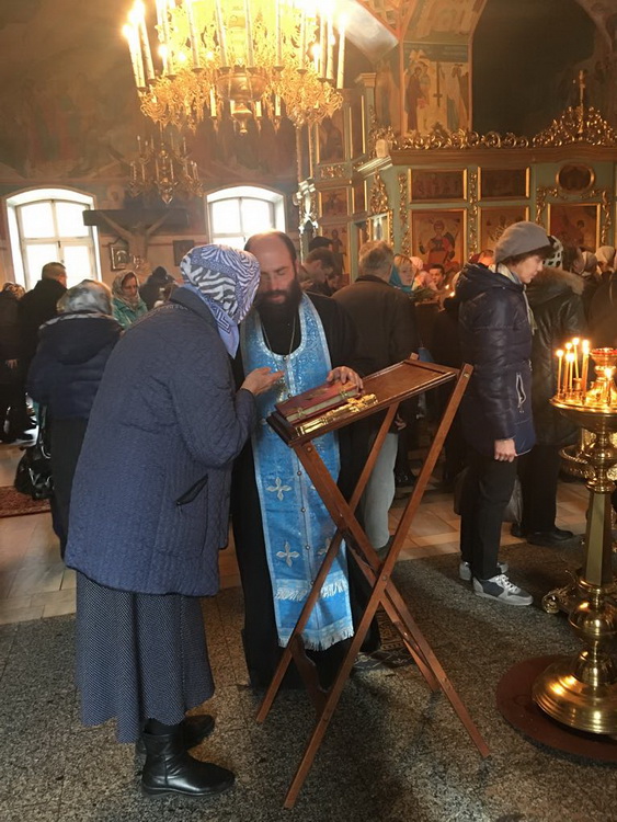 Галерея: Покров Пресвятой Богородицы