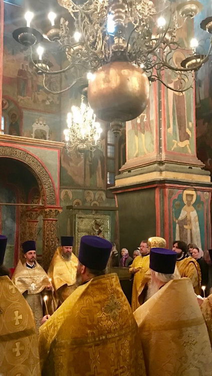 Галерея: Божественная Литургия в Архангельском соборе Московского Кремля.