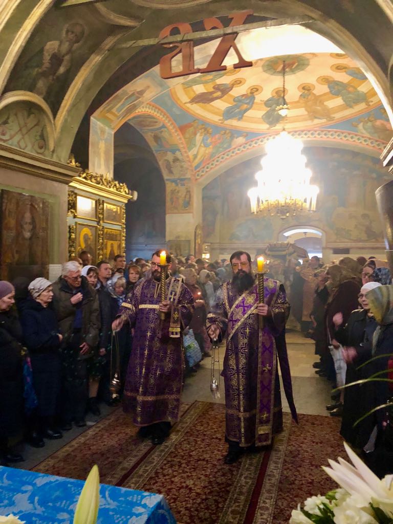 Галерея: В пятницу Страстной седмицы