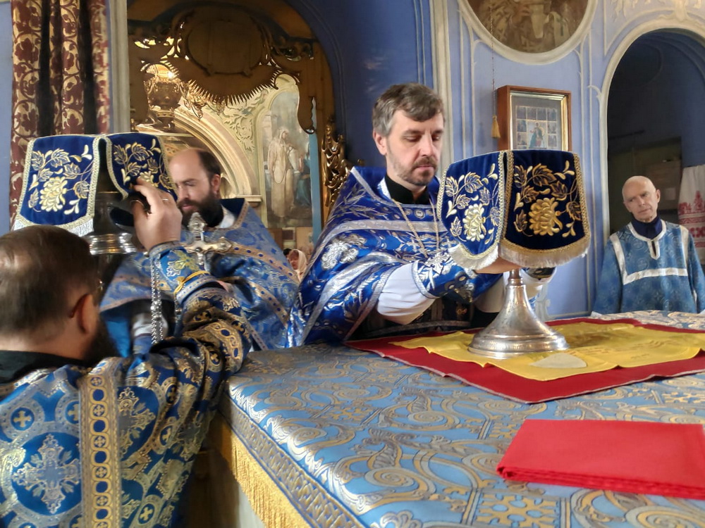 Галерея:  Празднование в честь Казанской иконы Божией Матери