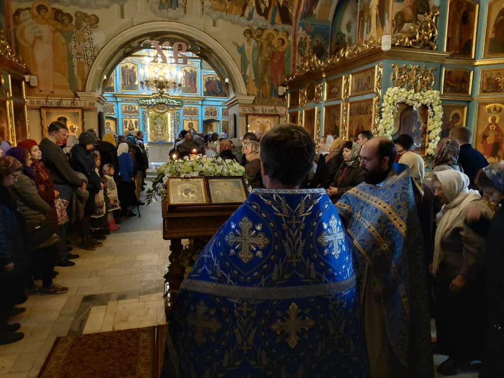 Галерея:  Празднование в честь Казанской иконы Божией Матери