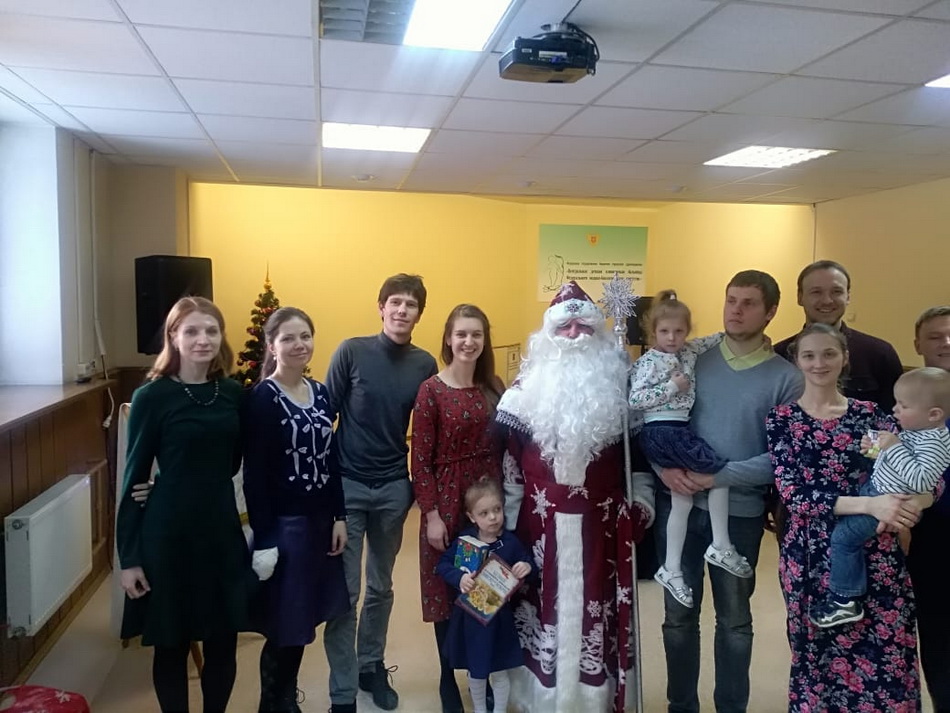 Галерея: Рождественское поздравление в детской больнице