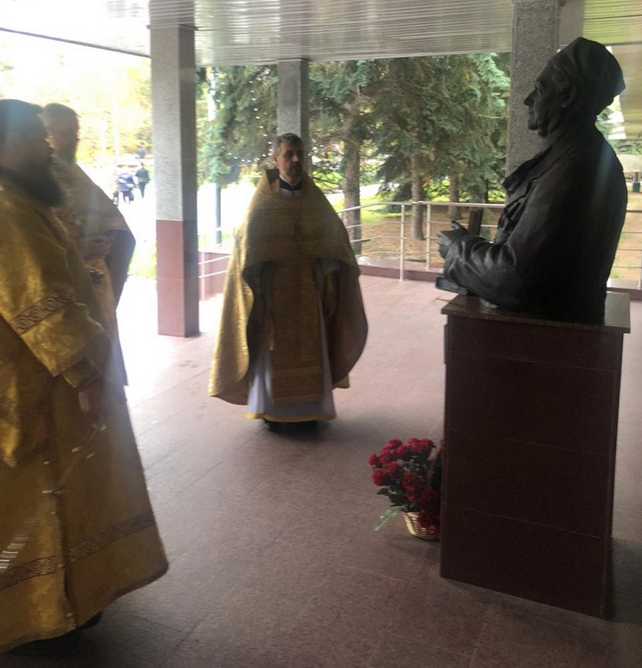 Галерея: Освящение храма в больнице им. Буянова