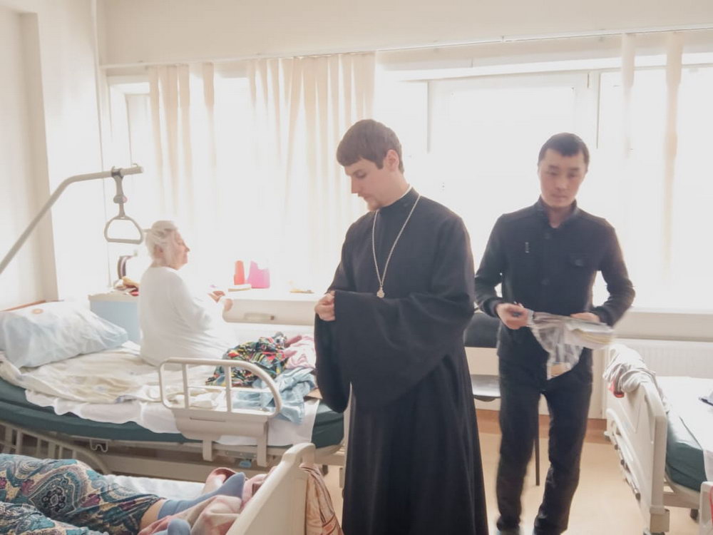 Галерея: Поздравление с Рождеством пациентов больницы им. Буянова