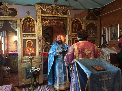 Фото: Престольный праздник в больничном храме