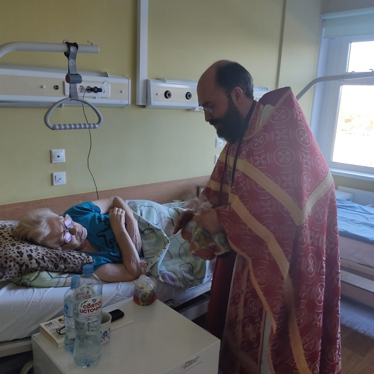 Галерея: Поздравление с Пасхой больных