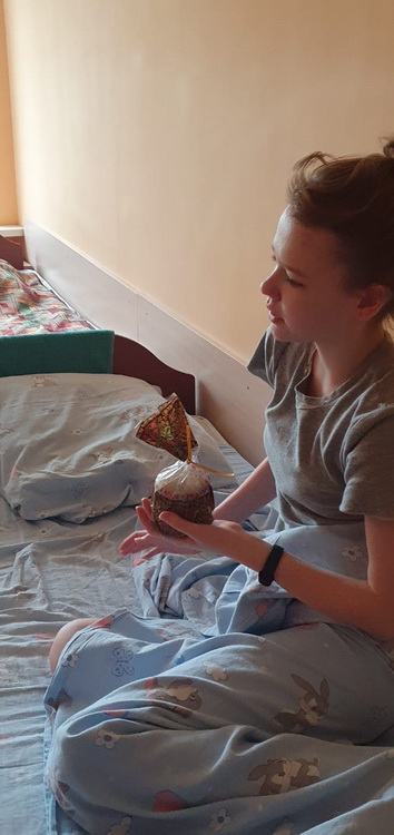 Галерея: Поздравление с Пасхой больных