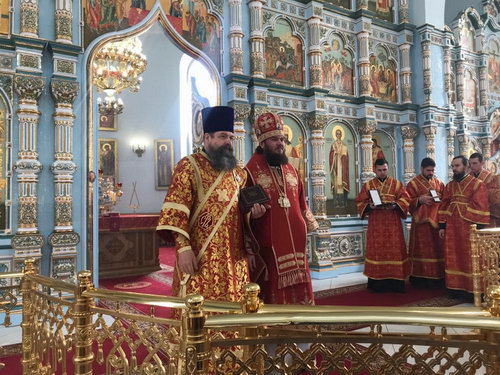 Фото: Награждение протодиакона Виктора