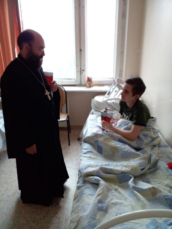 Галерея: Поздравление с Рождеством больных