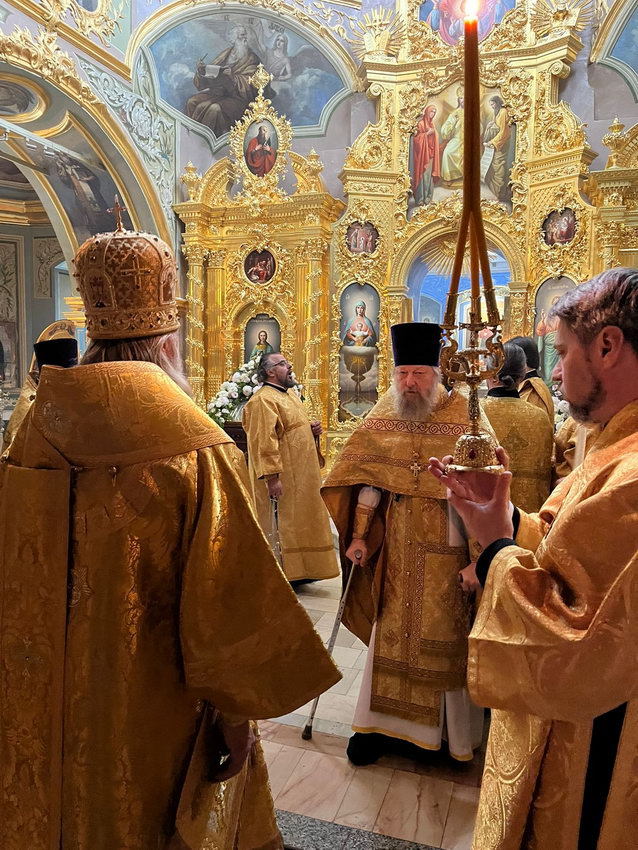 Галерея: Архиерейская служба