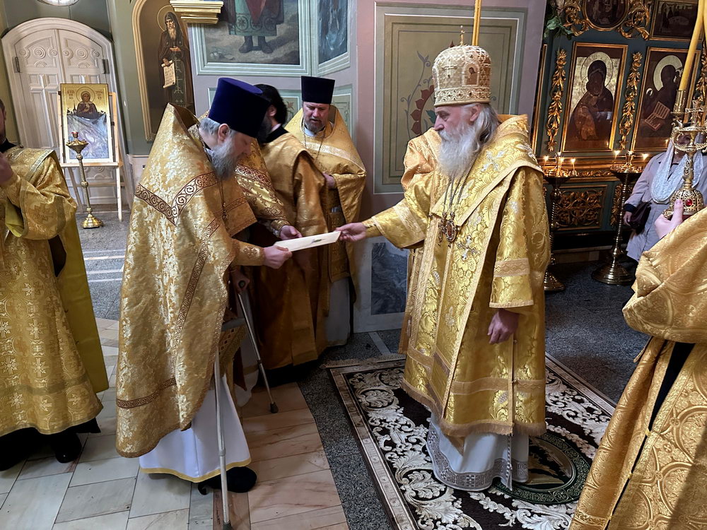 Галерея: Архиерейская служба