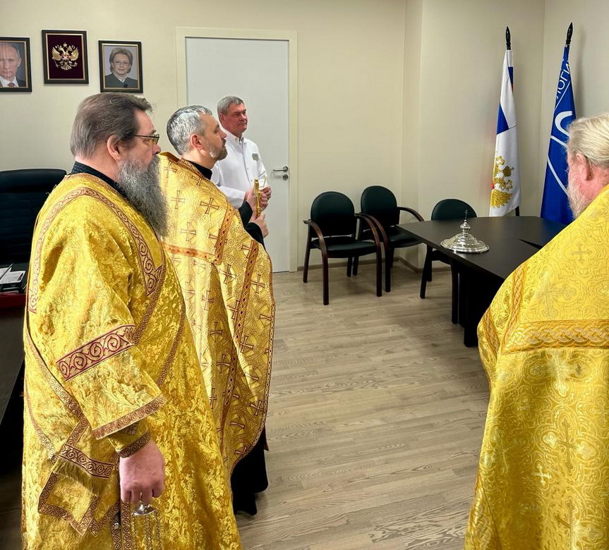 Галерея: Освящение нового корпуса больницы