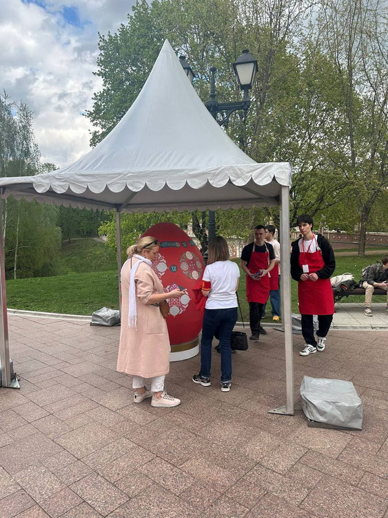 Галерея: Престол
